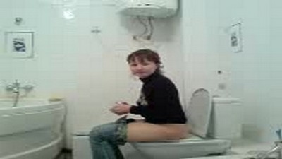 В туалете